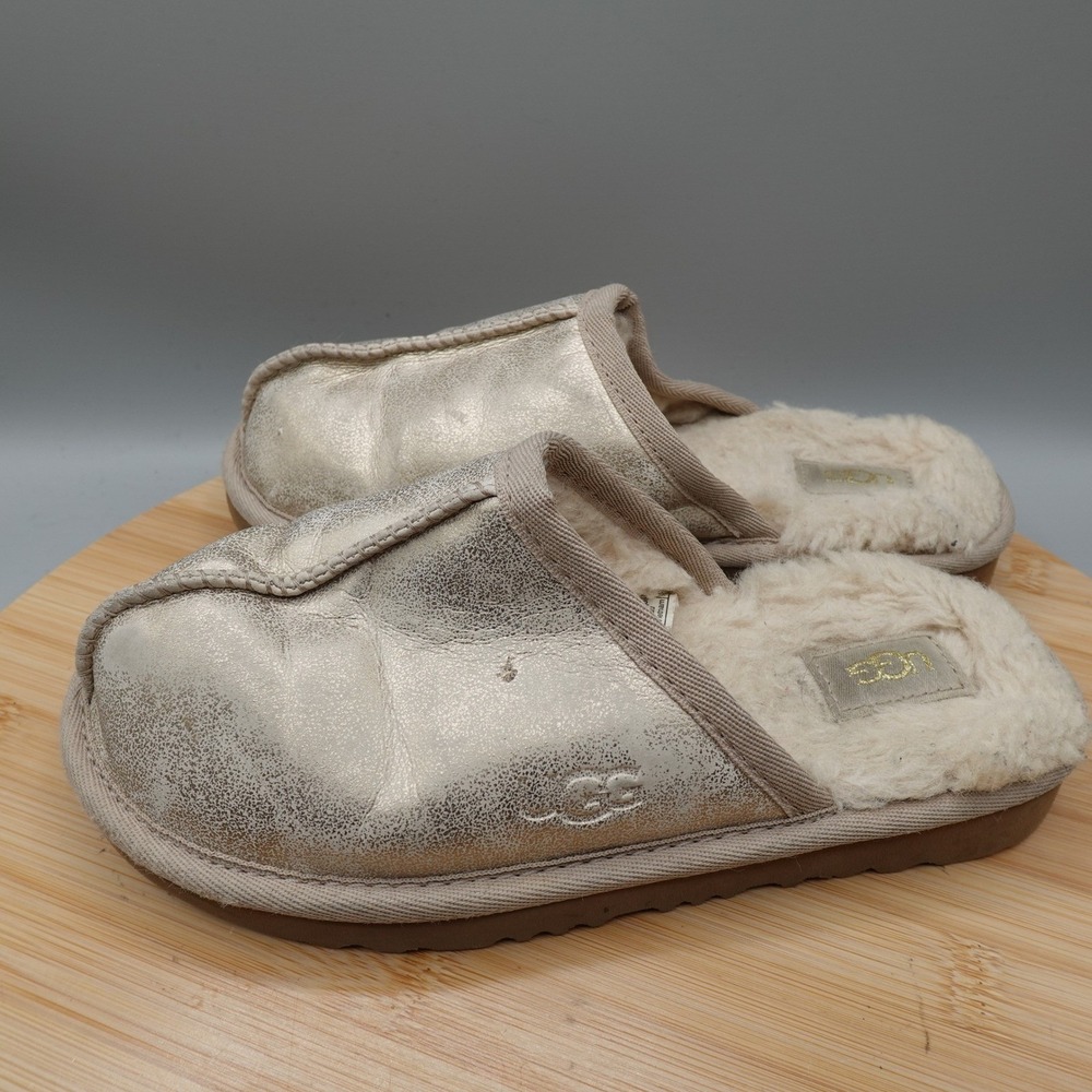 UGG Kids 1 Slippers Gold Metallic Sheepskin Lined Slip On Mules 1139810K Flaw